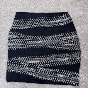 H&M Monochrome Zigzag Pencil Skirt